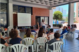 "Boroume at School" in Leonteios Athènes