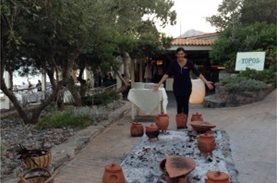 Το"Minoan Tastes"και το"Domes of Elounda"στηρίζουν την τοπική κοινωνία μέσω του ΜΠΟΡΟΥΜΕ